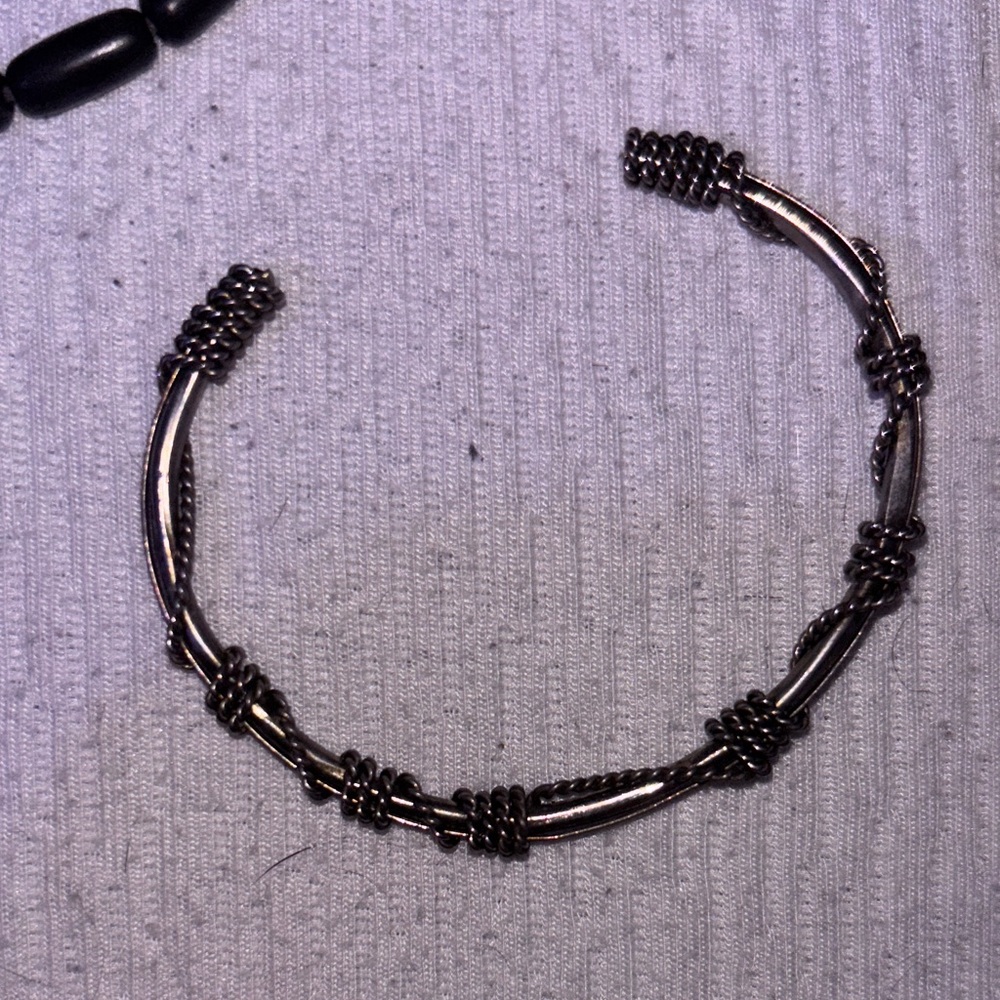 Bracelets - Picture 6 of 8